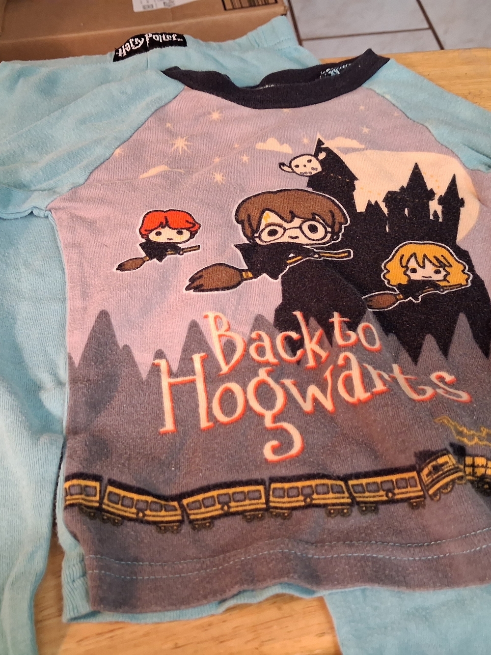 Warner Bros. Harry Potter.  Pajamas. Back To Howartgs